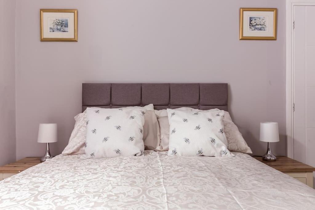 4 Bedroom House, 2 Min Walk From Station London Exterior photo